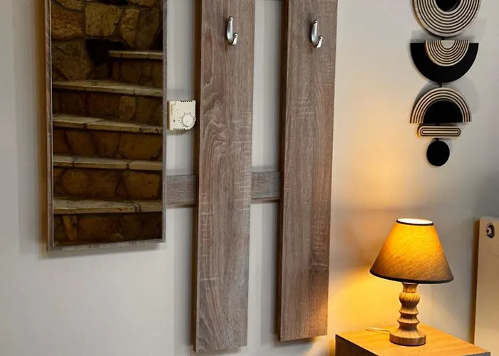 فيلة Gaia Navarino *